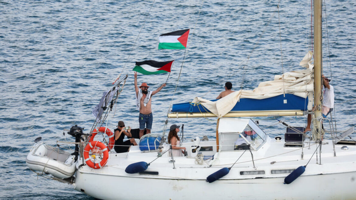 2025-08-31T145128Z-984050808-RC2EIGAGF16U-RTRMADP-3-ISRAEL-PALESTINIANS-GAZA-FLOTILLA